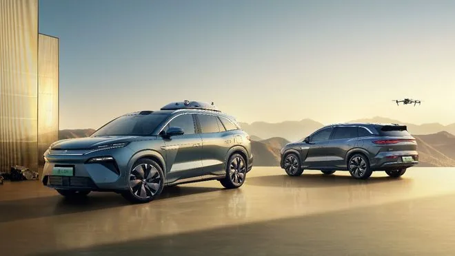 BYD Tang L: BYD Tang L EV and DM hero image